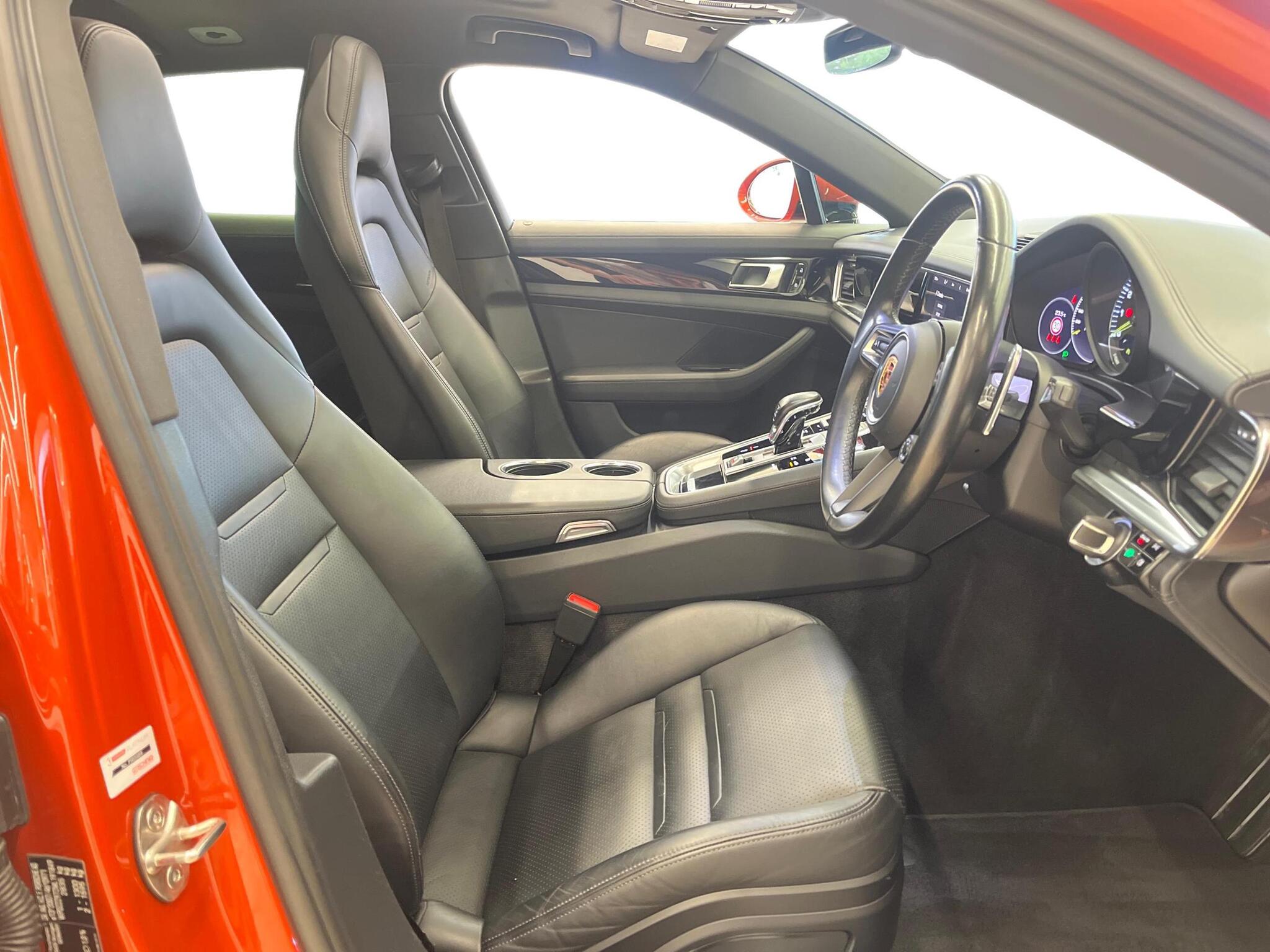 Porsche Panamera view 11