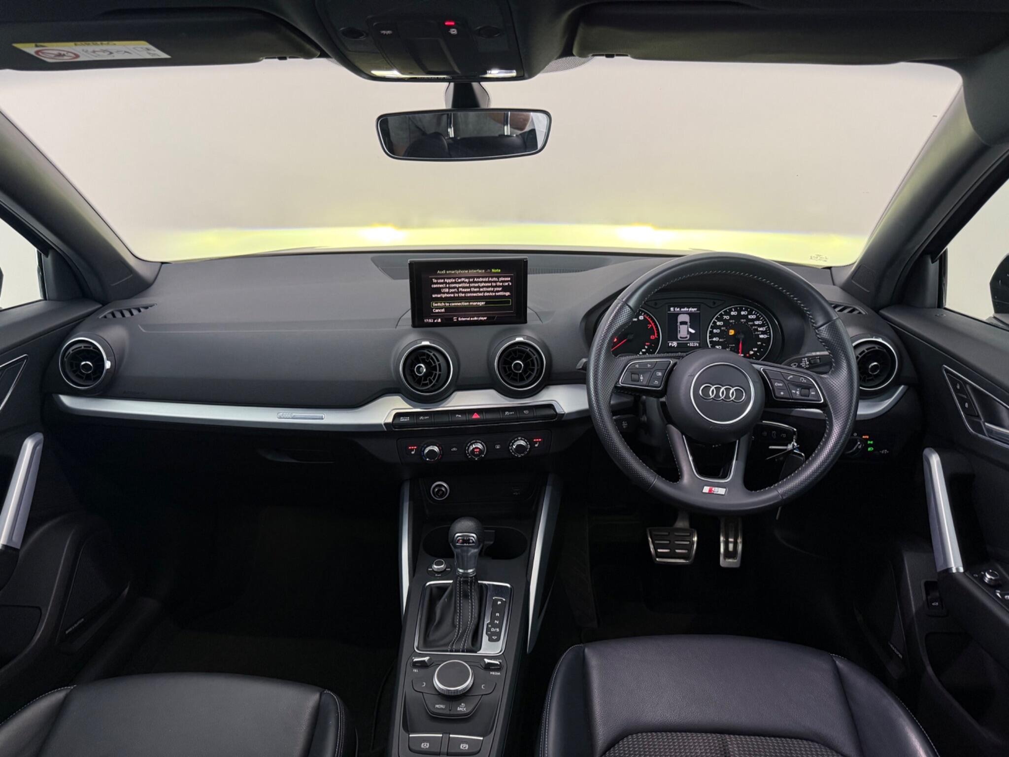 Audi Q2 view 14