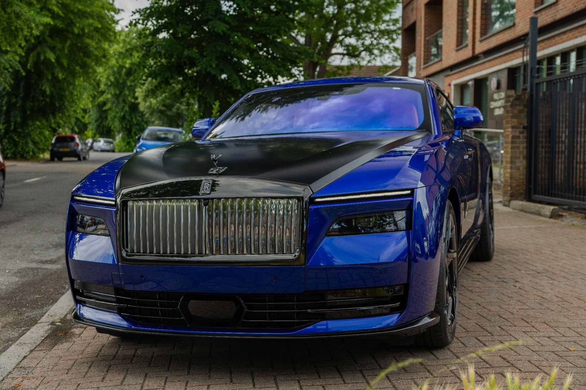 Rolls-Royce Spectre view 3