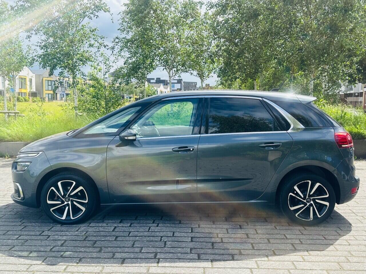Citroen C4 Picasso view 9