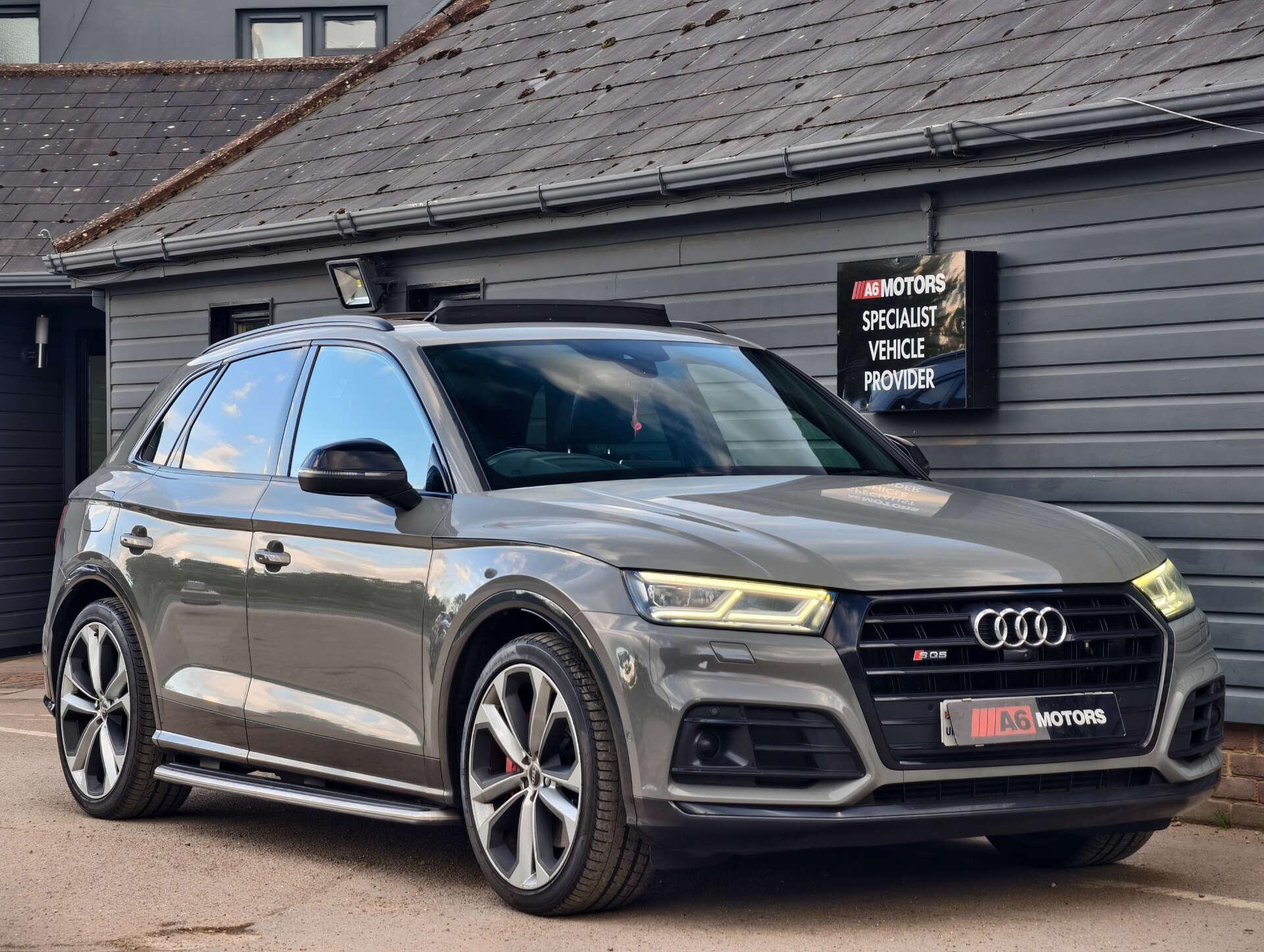 Audi SQ5 view 13