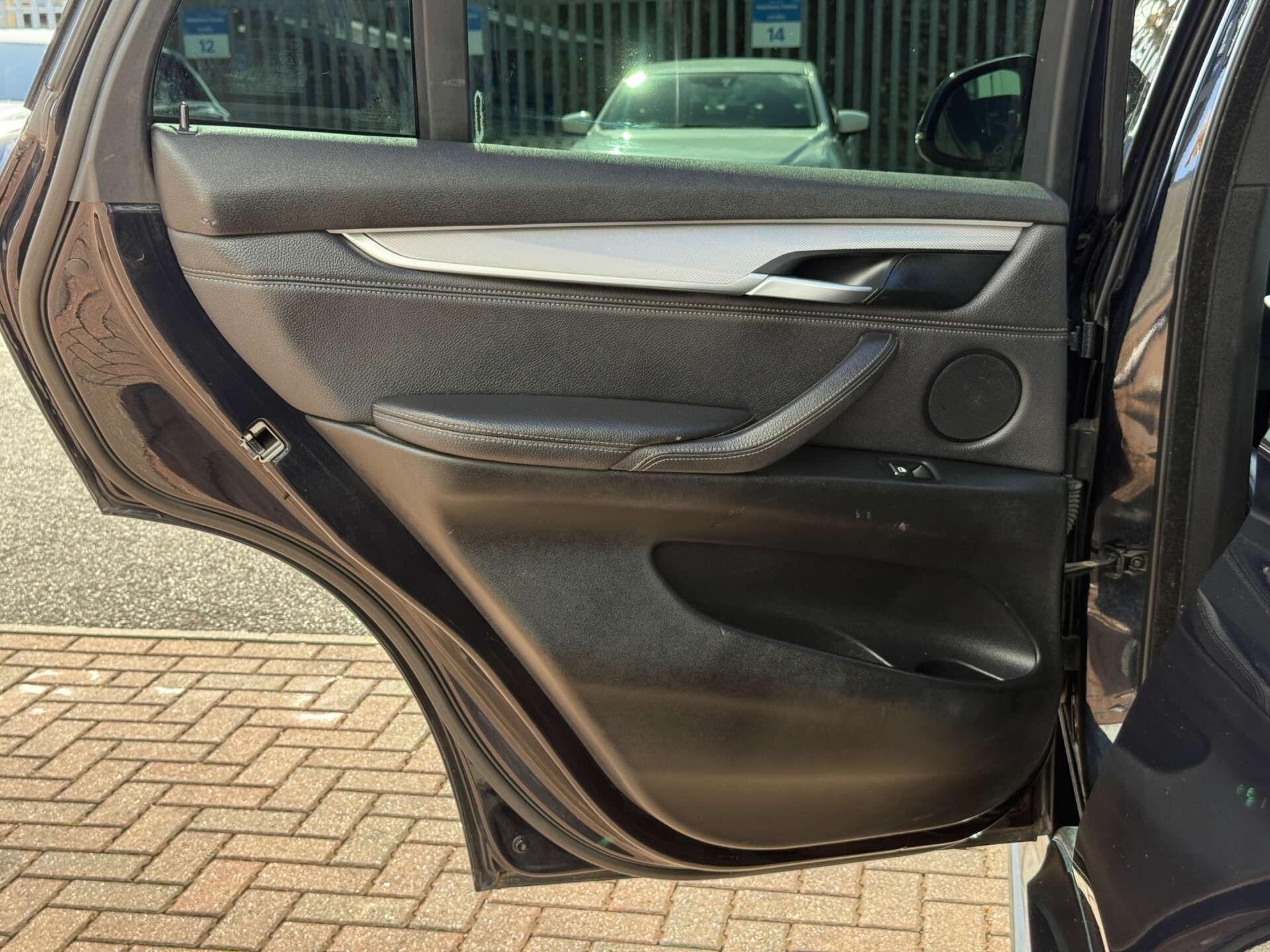 BMW X5 view 36
