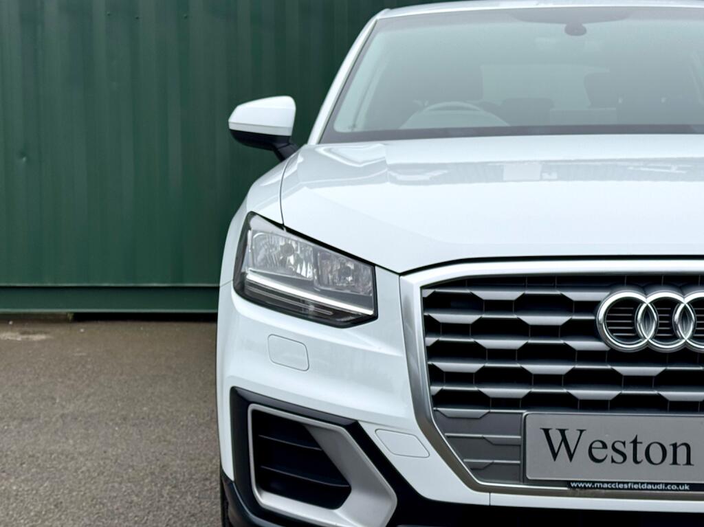 Audi Q2 view 7