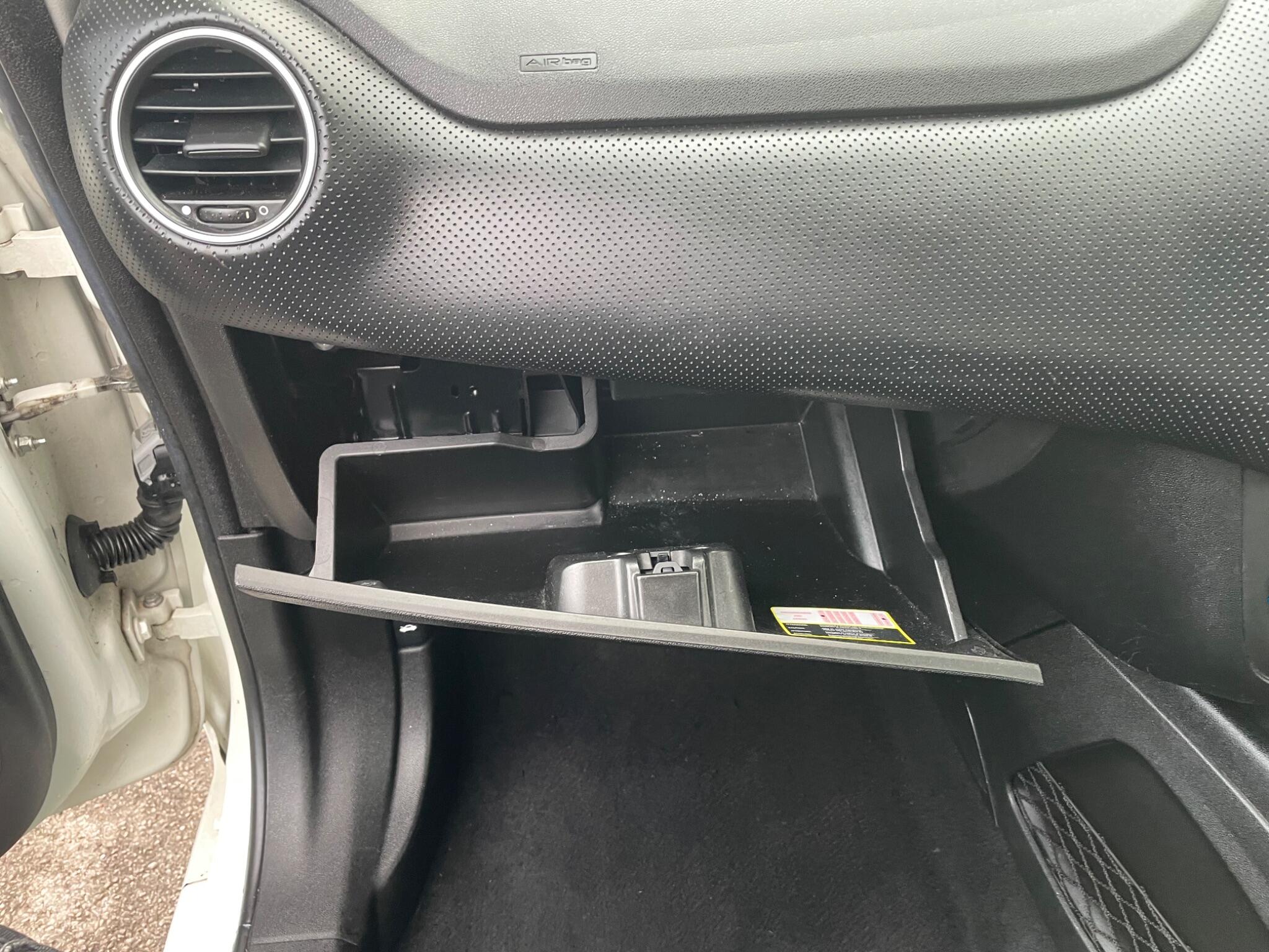 2011 Fiat Punto Evo image 37