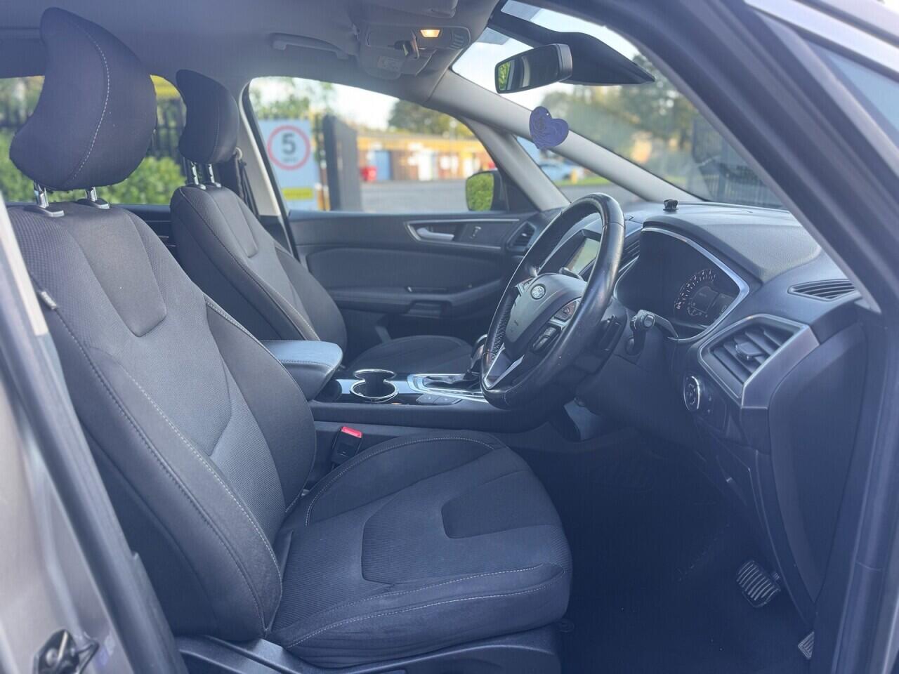 Ford S-Max view 9