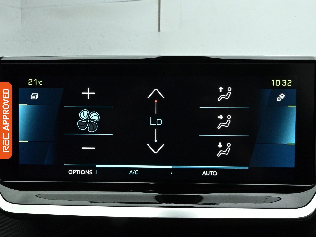 Peugeot e-2008 view 20
