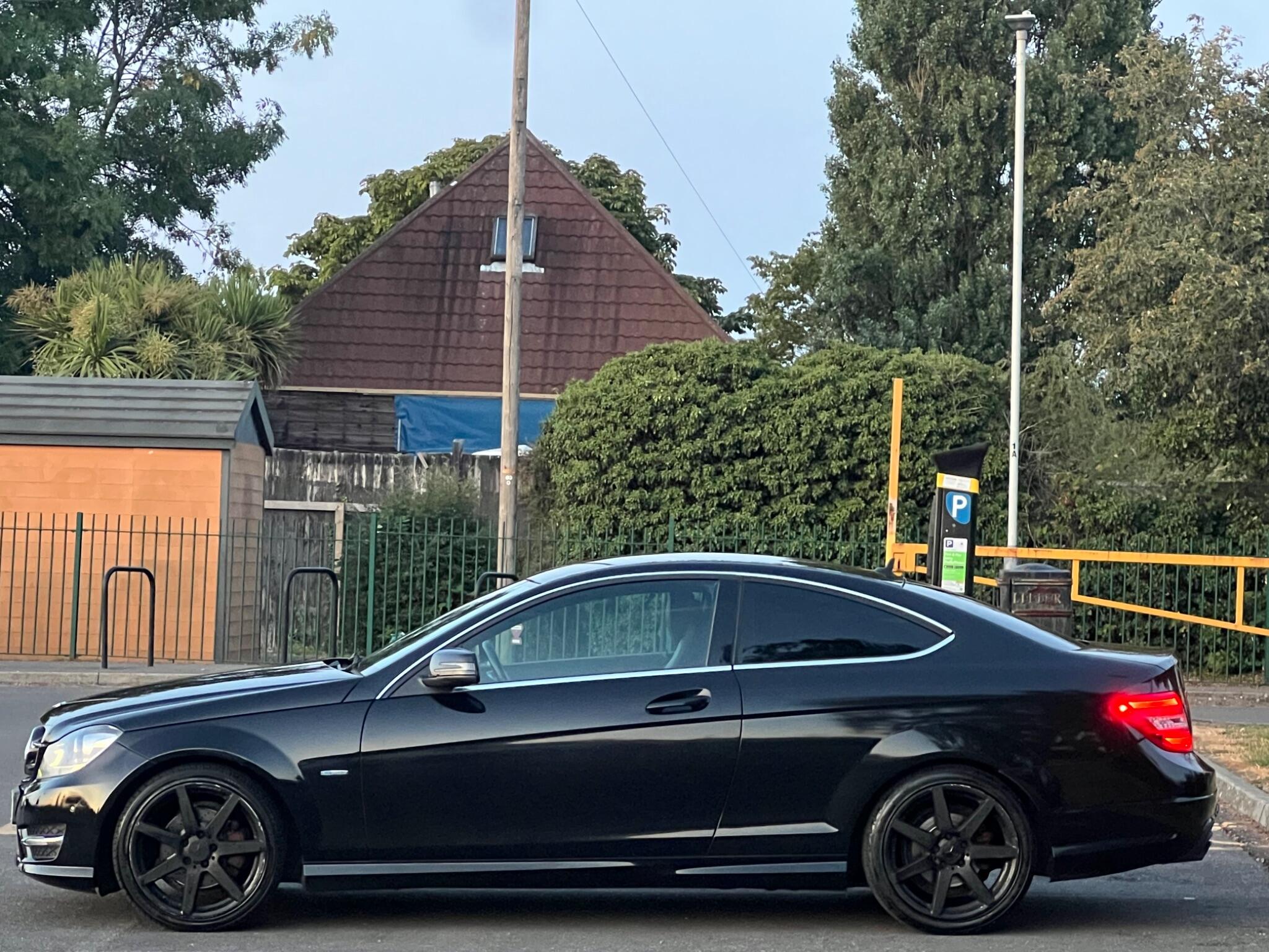 Mercedes-Benz C-Class view 6