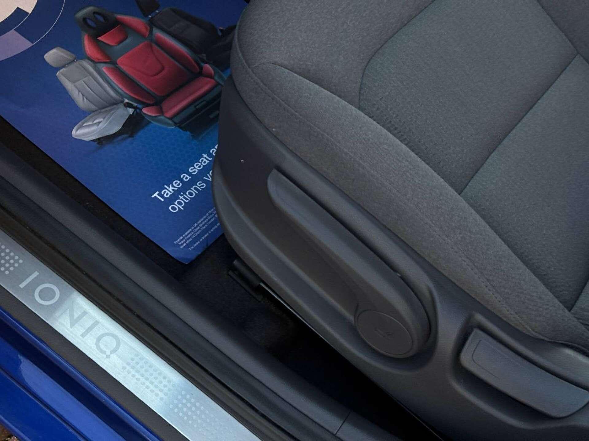 Hyundai Ioniq view 42