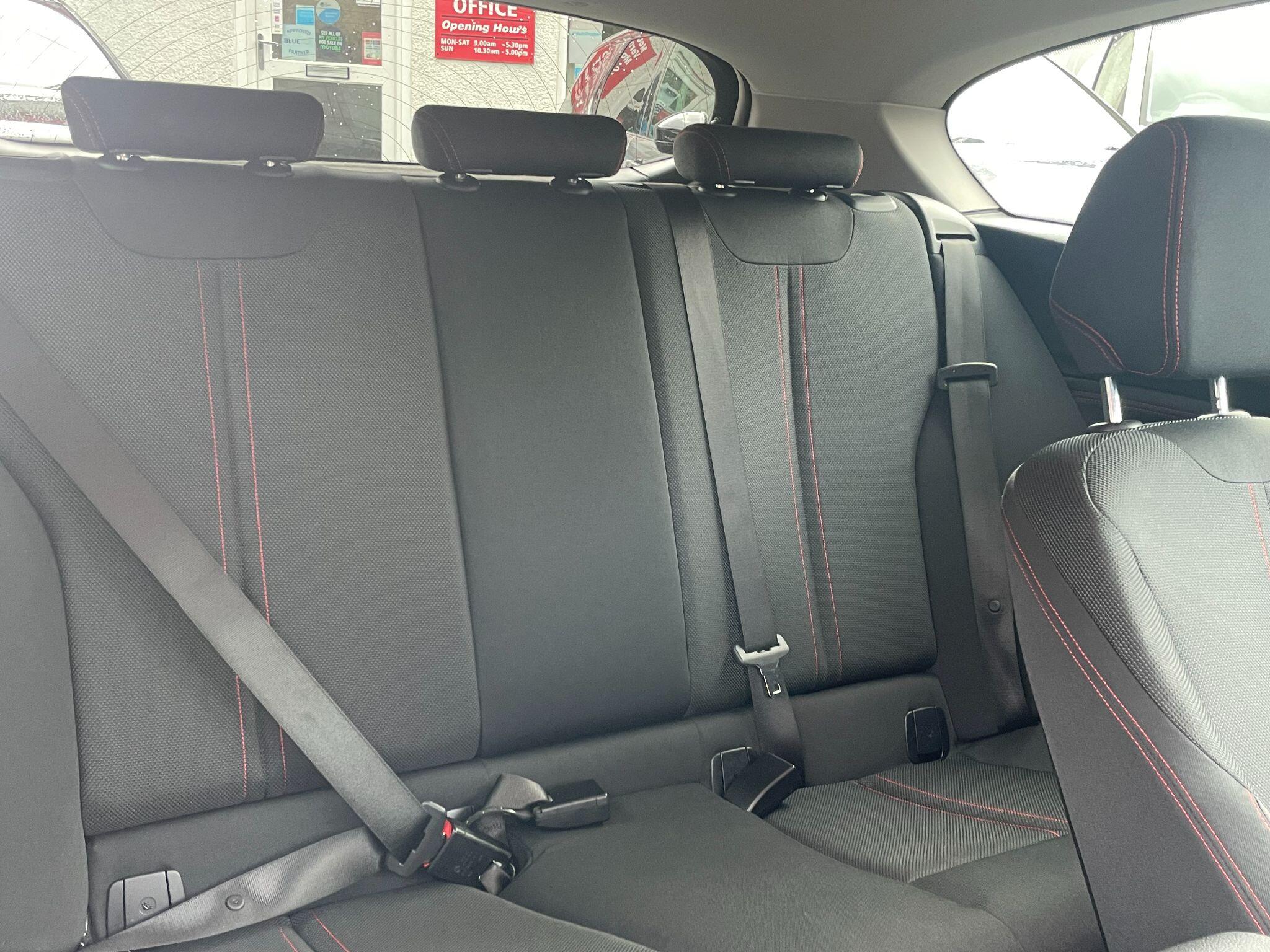 BMW 1 Series view 17