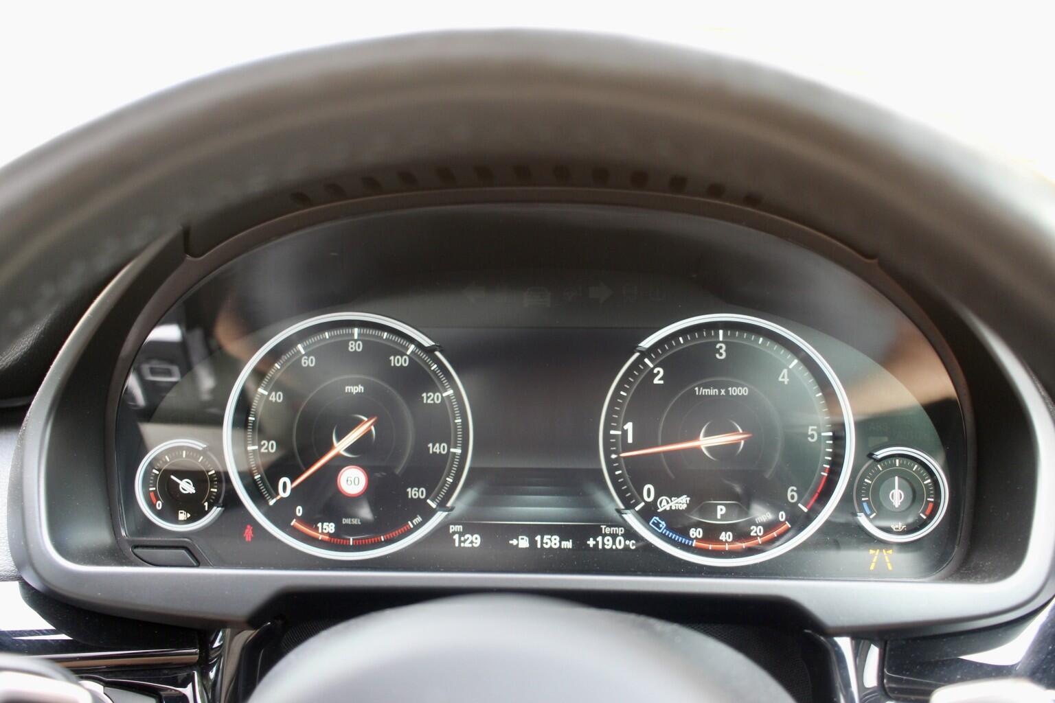 BMW X5 view 32