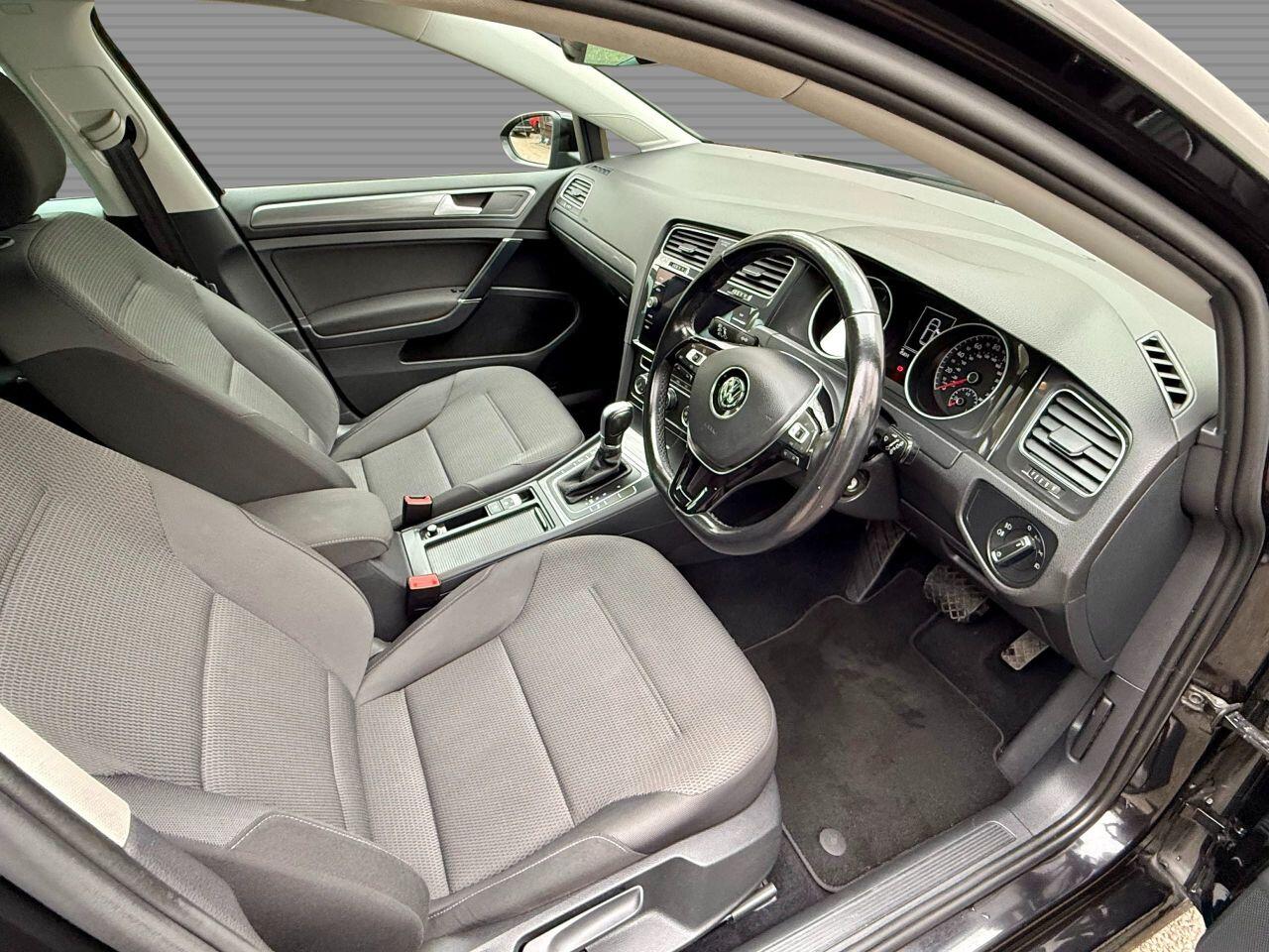 Volkswagen Golf view 18