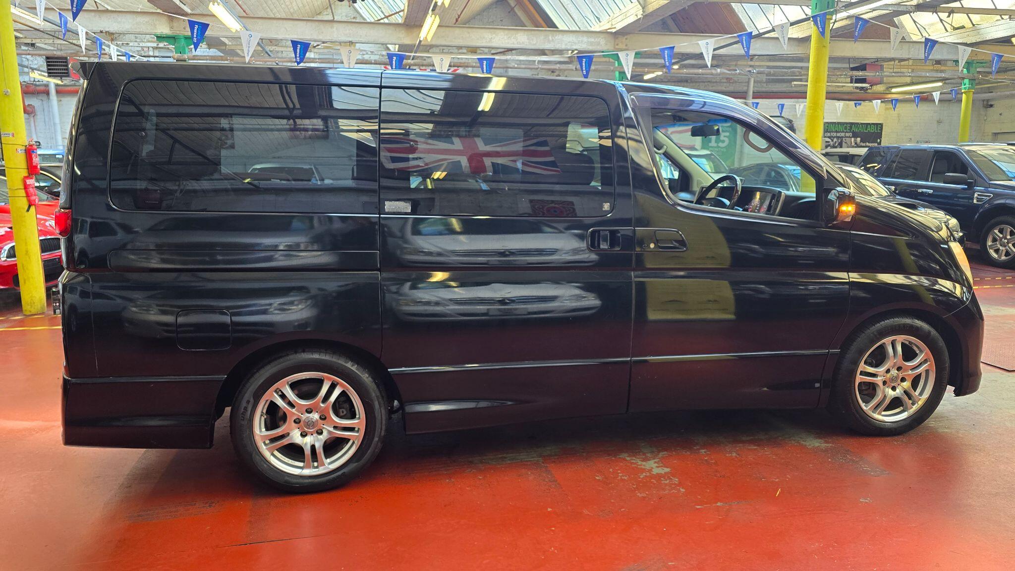 Nissan Elgrand view 35