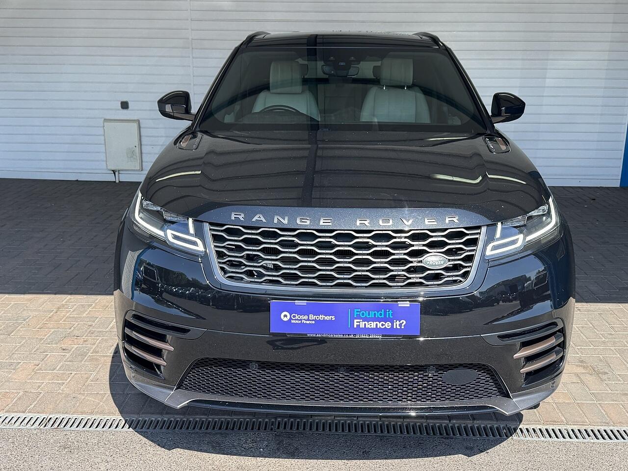 Land Rover Range Rover Velar view 2