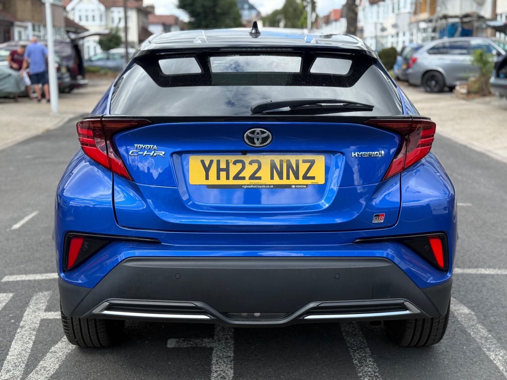 Toyota C-HR view 8