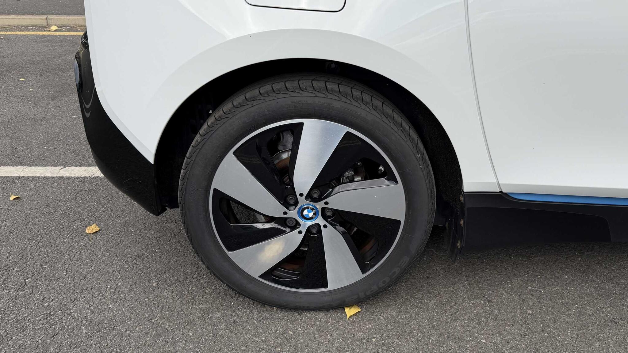 BMW i3 view 18