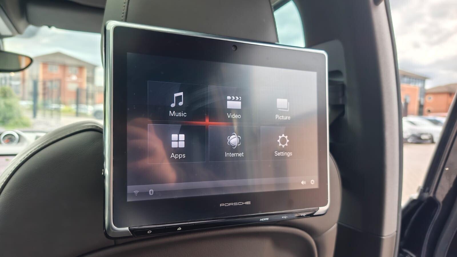 Porsche Cayenne view 25