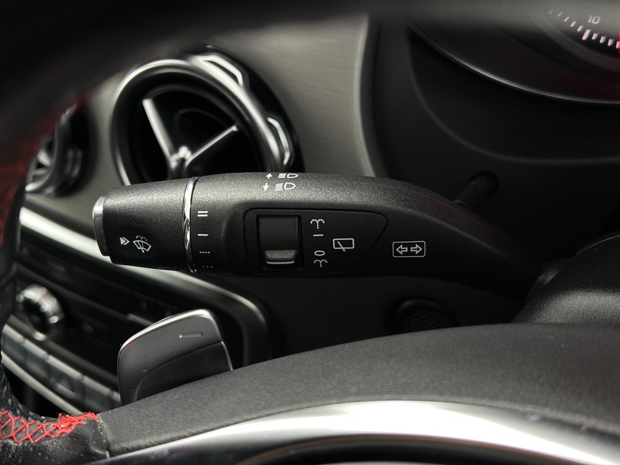 Mercedes-Benz Gla view 14