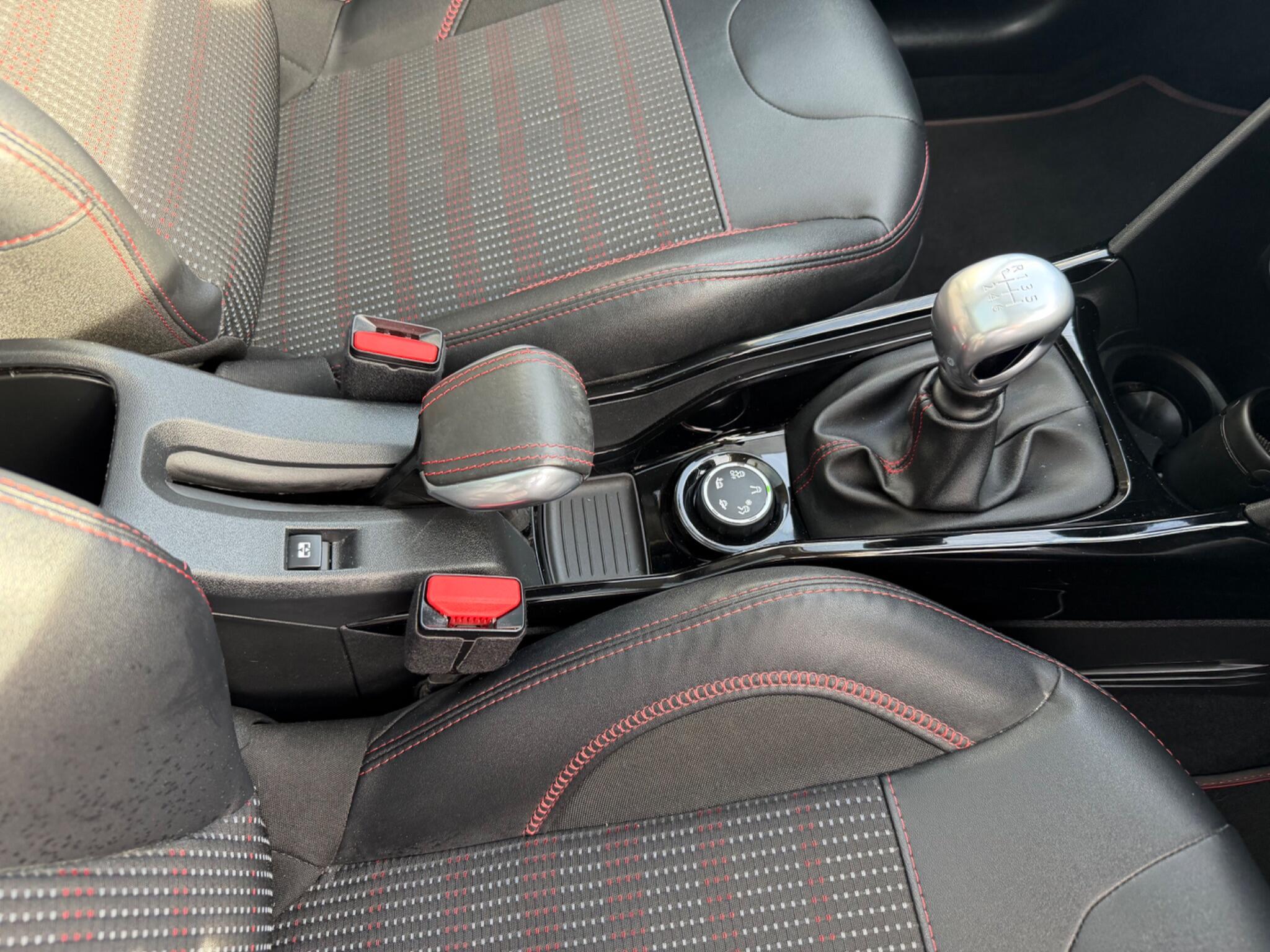 Peugeot 2008 view 6