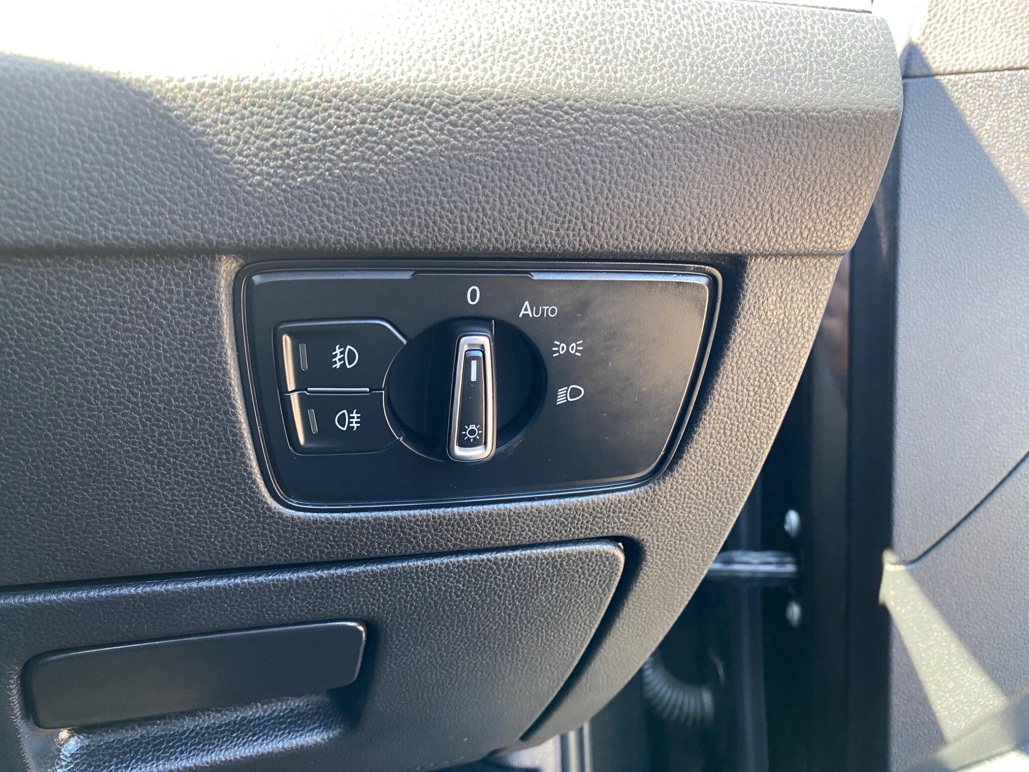 Volkswagen Passat view 31