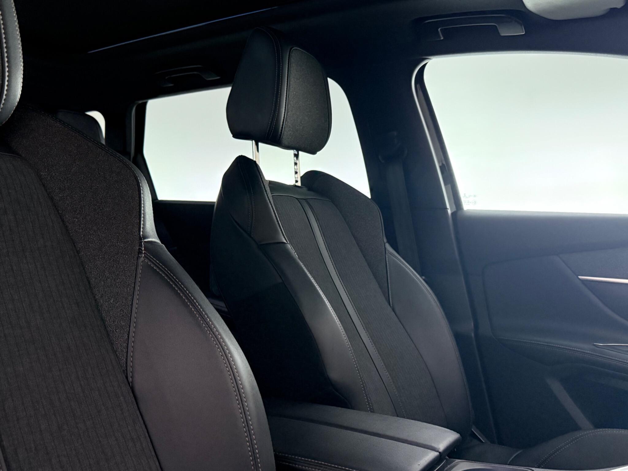 Peugeot 5008 view 29