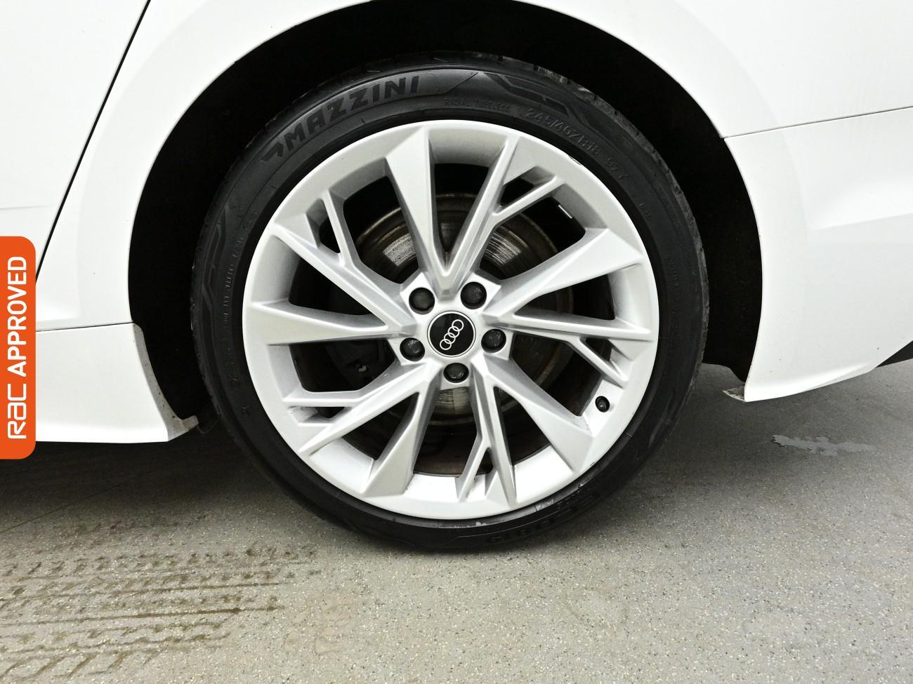Audi A5 view 14