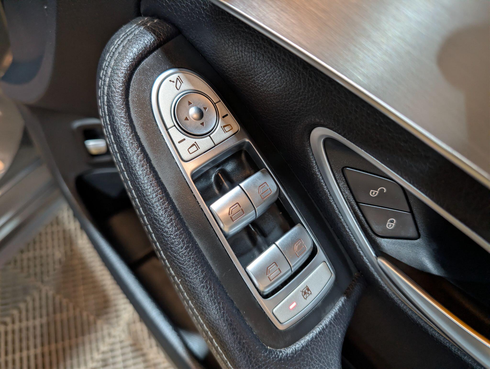 Mercedes-Benz C Class view 46