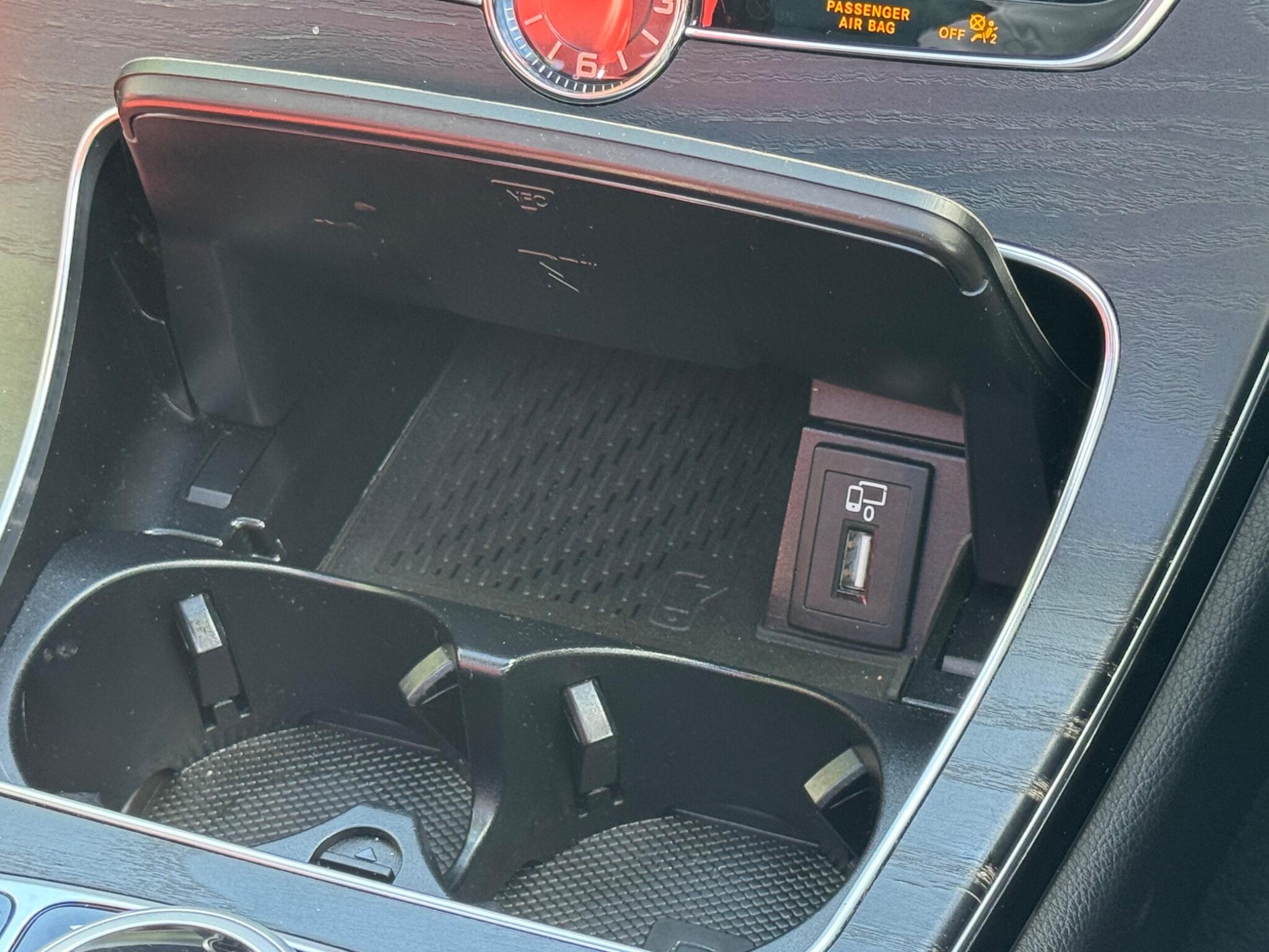 Mercedes-Benz C-Class view 27
