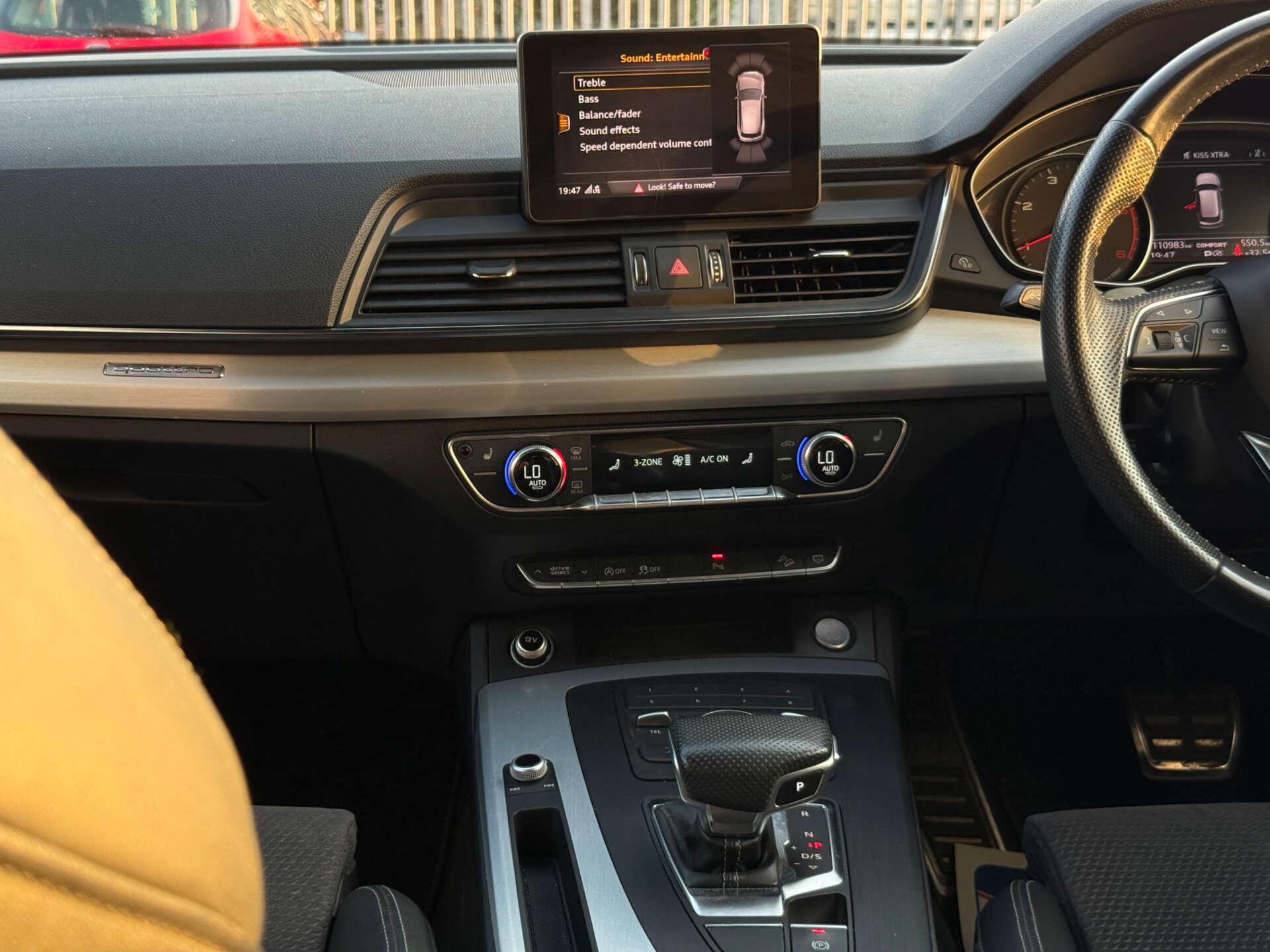 Audi Q5 view 52
