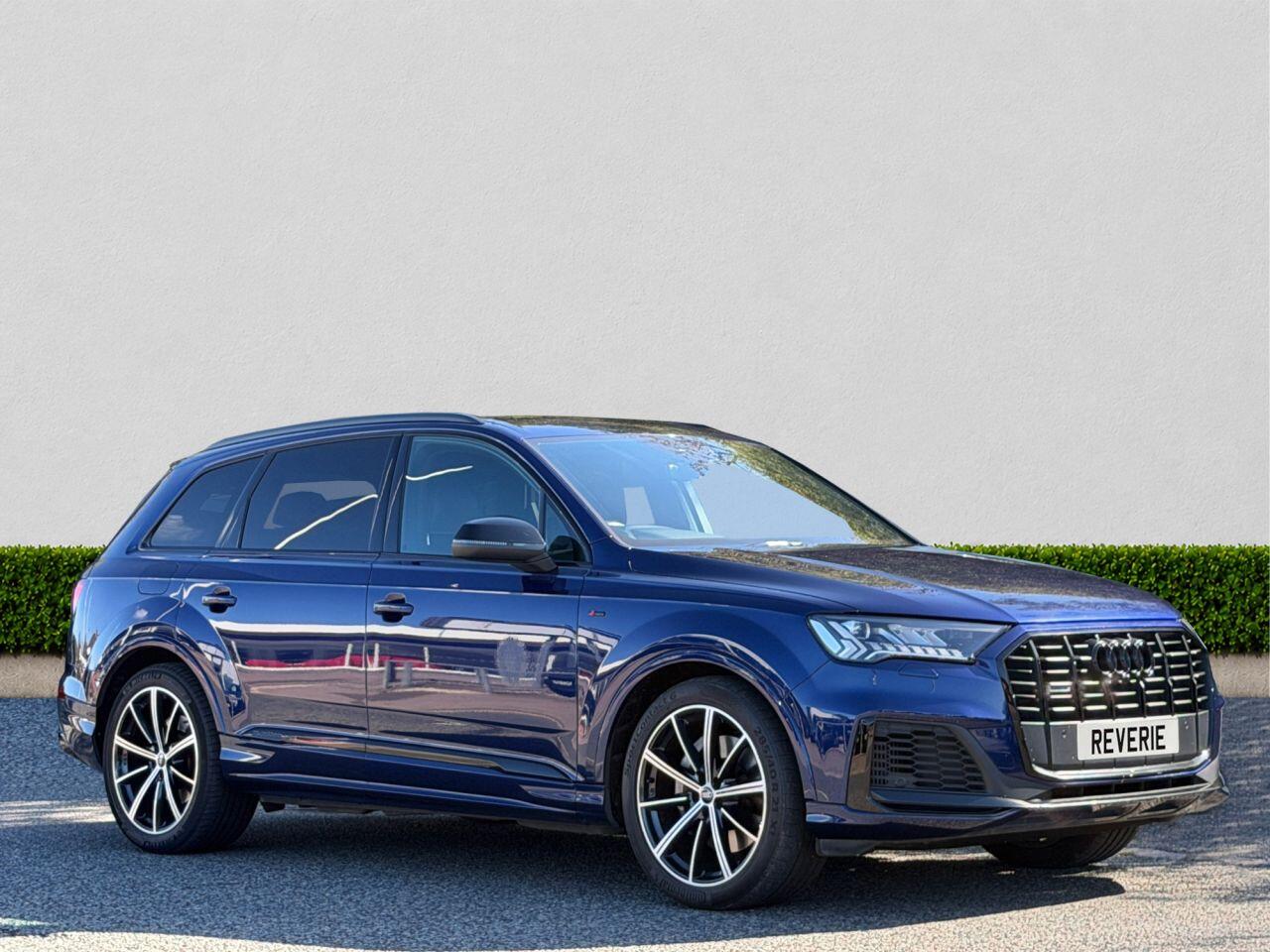 Audi Q7 main image