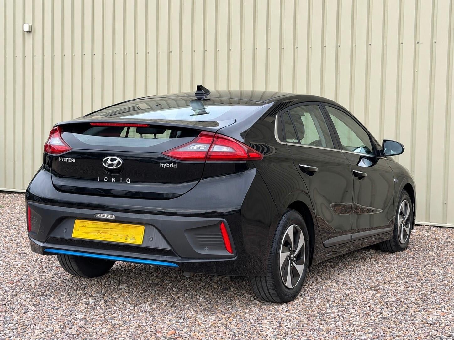 Hyundai Ioniq view 9