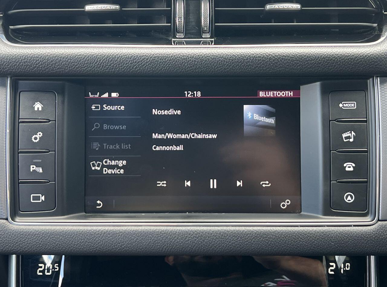 Jaguar XF view 41