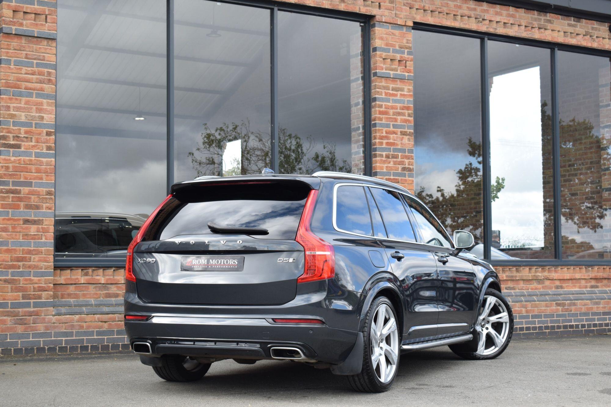Volvo XC90 view 2