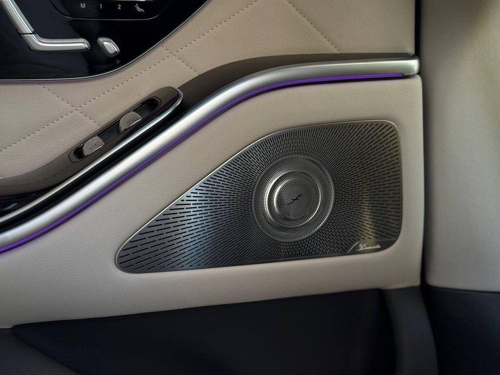 Mercedes-Benz S Class view 28