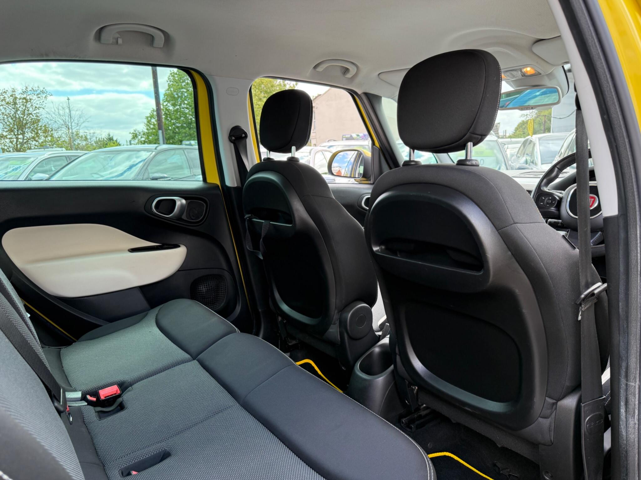 Fiat 500L - Image 37