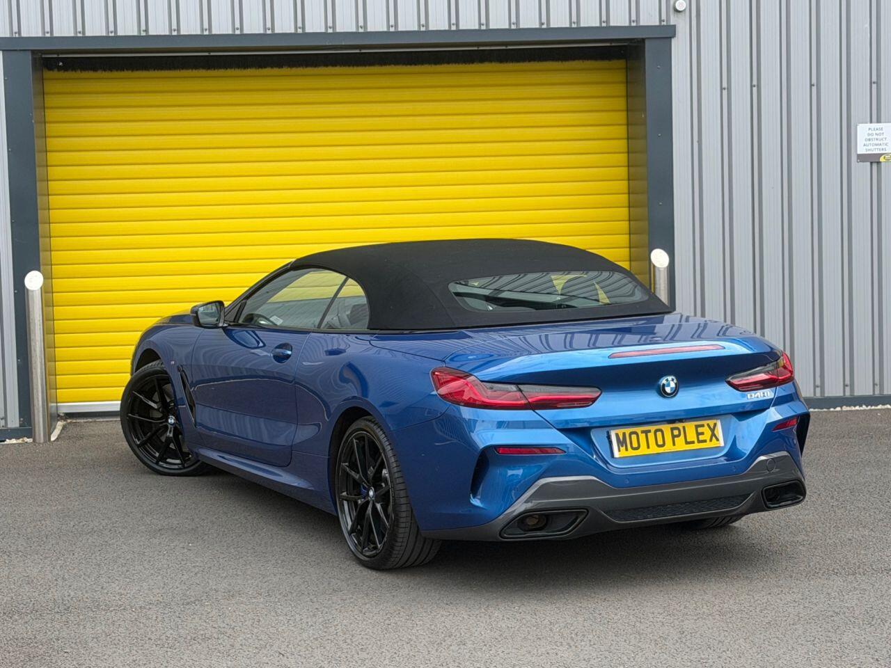 BMW 8 Series view 21
