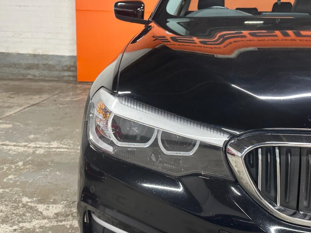 BMW 5 Series view 16
