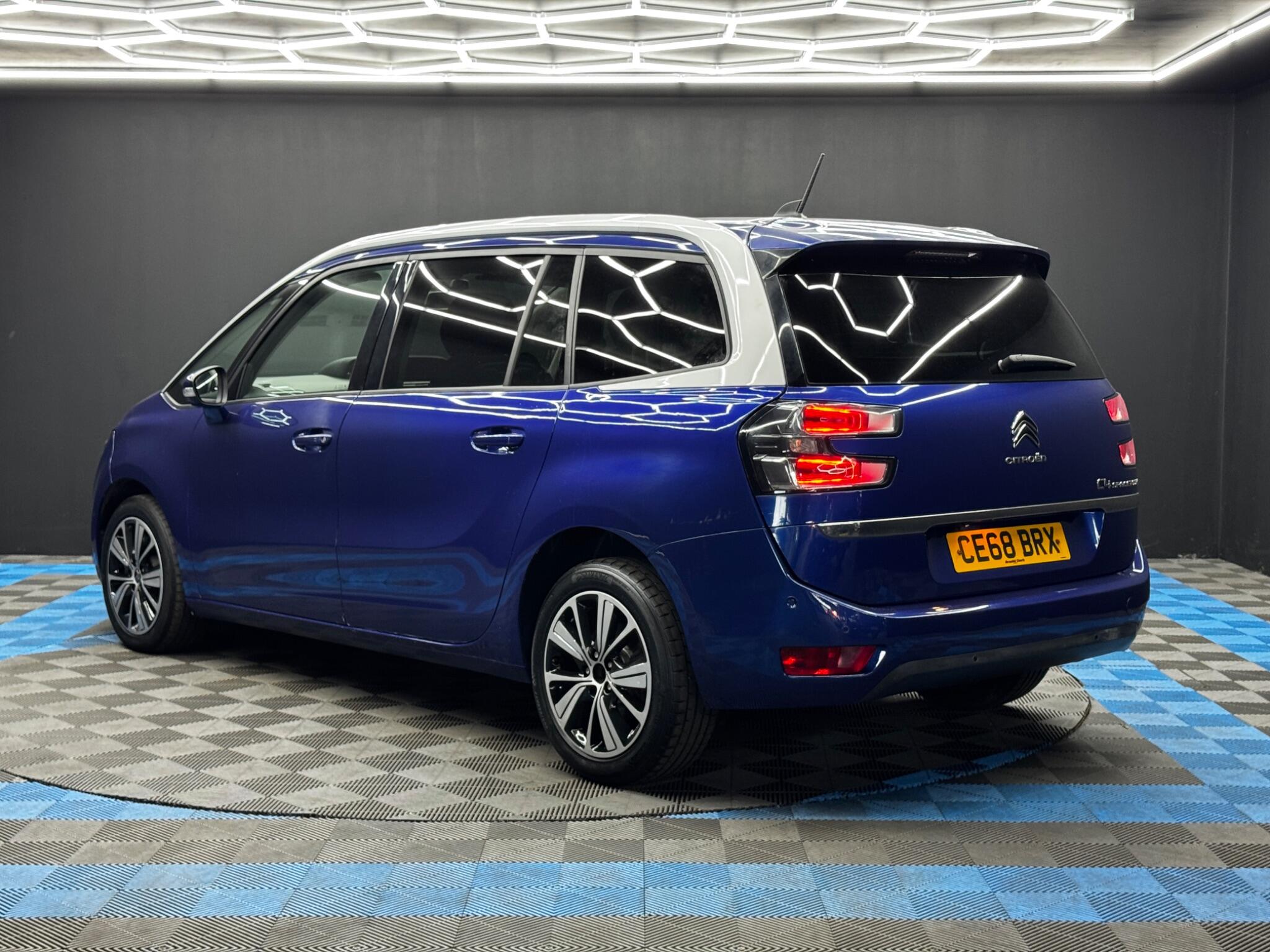 Citroen Grand C4 Spacetourer view 7