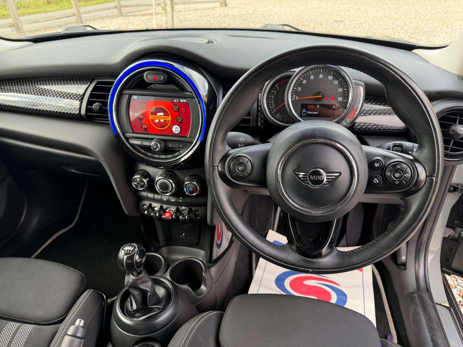 Mini Hatch view 18