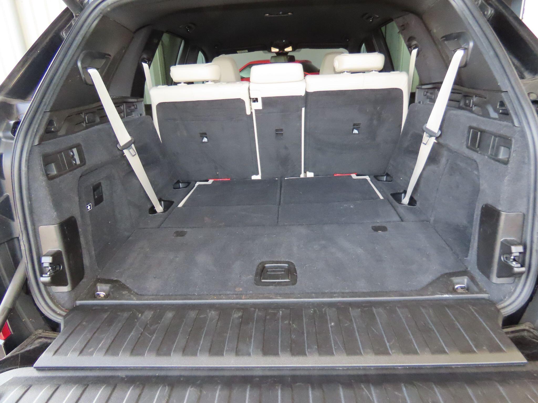 BMW X5 view 11