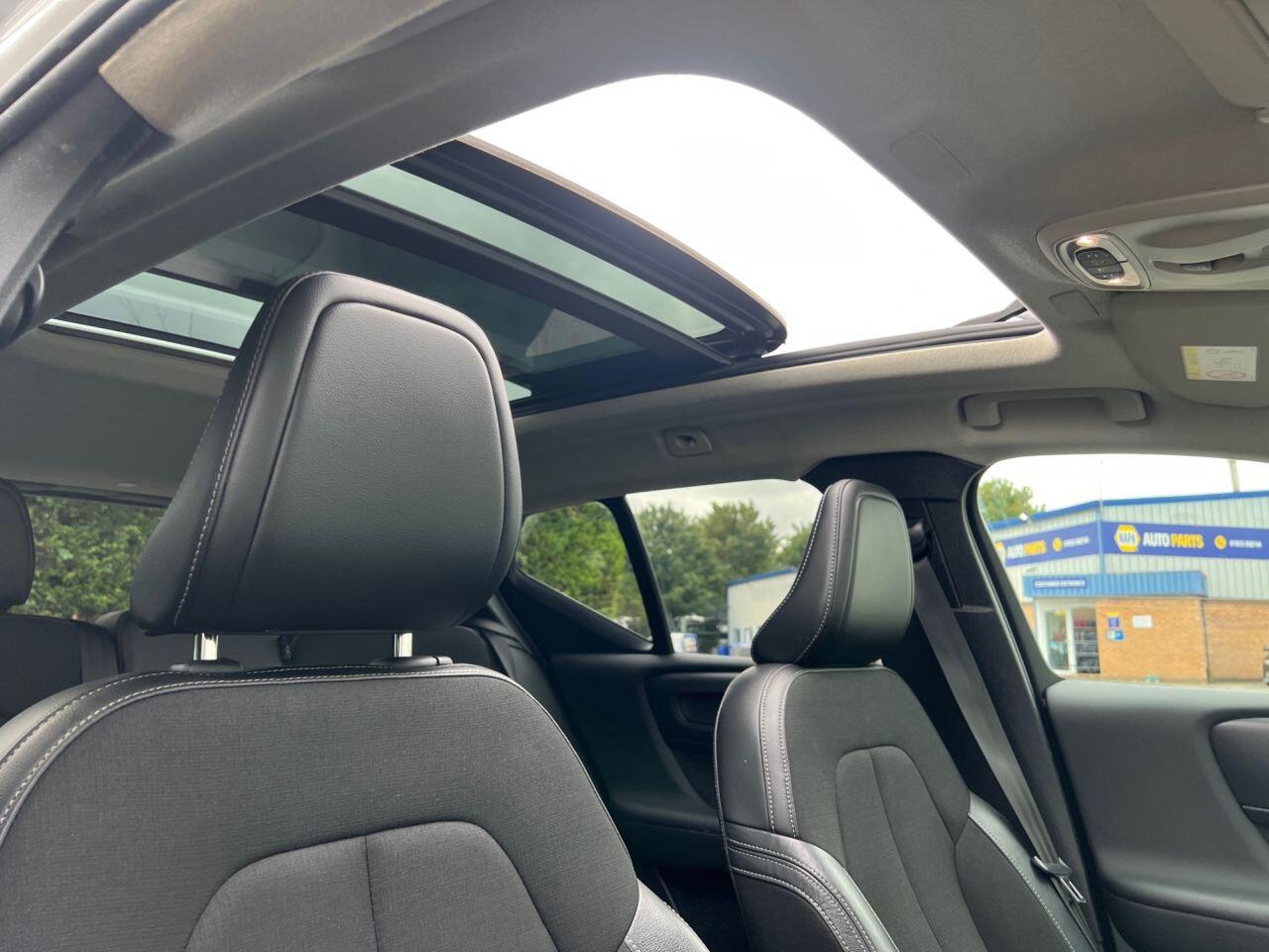 Volvo XC40 view 22