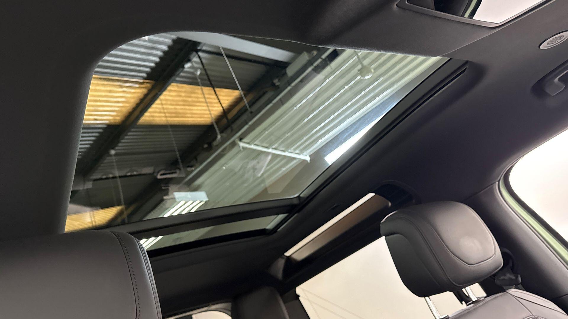 Land Rover Defender view 21