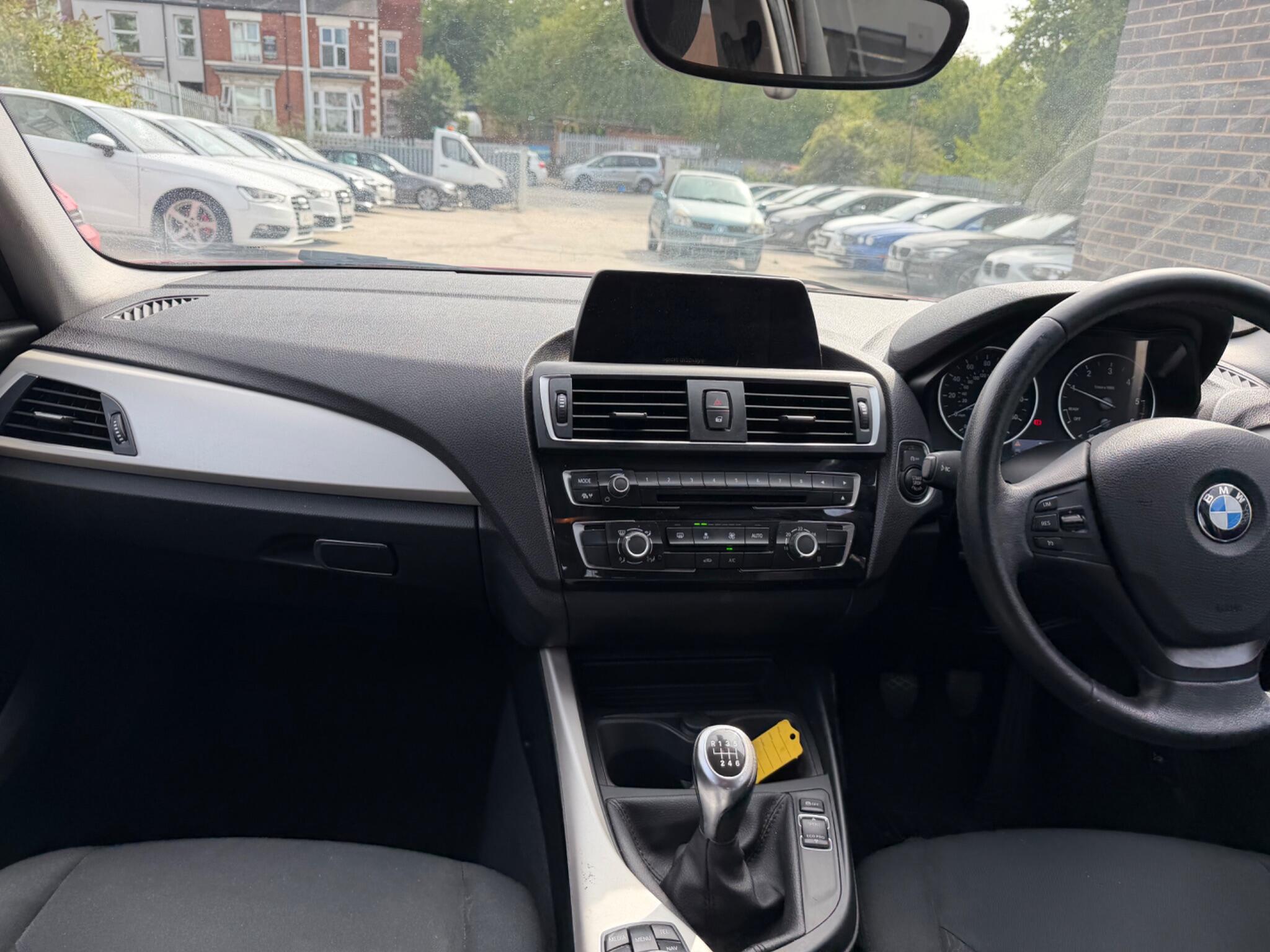 BMW 1 Series view 20