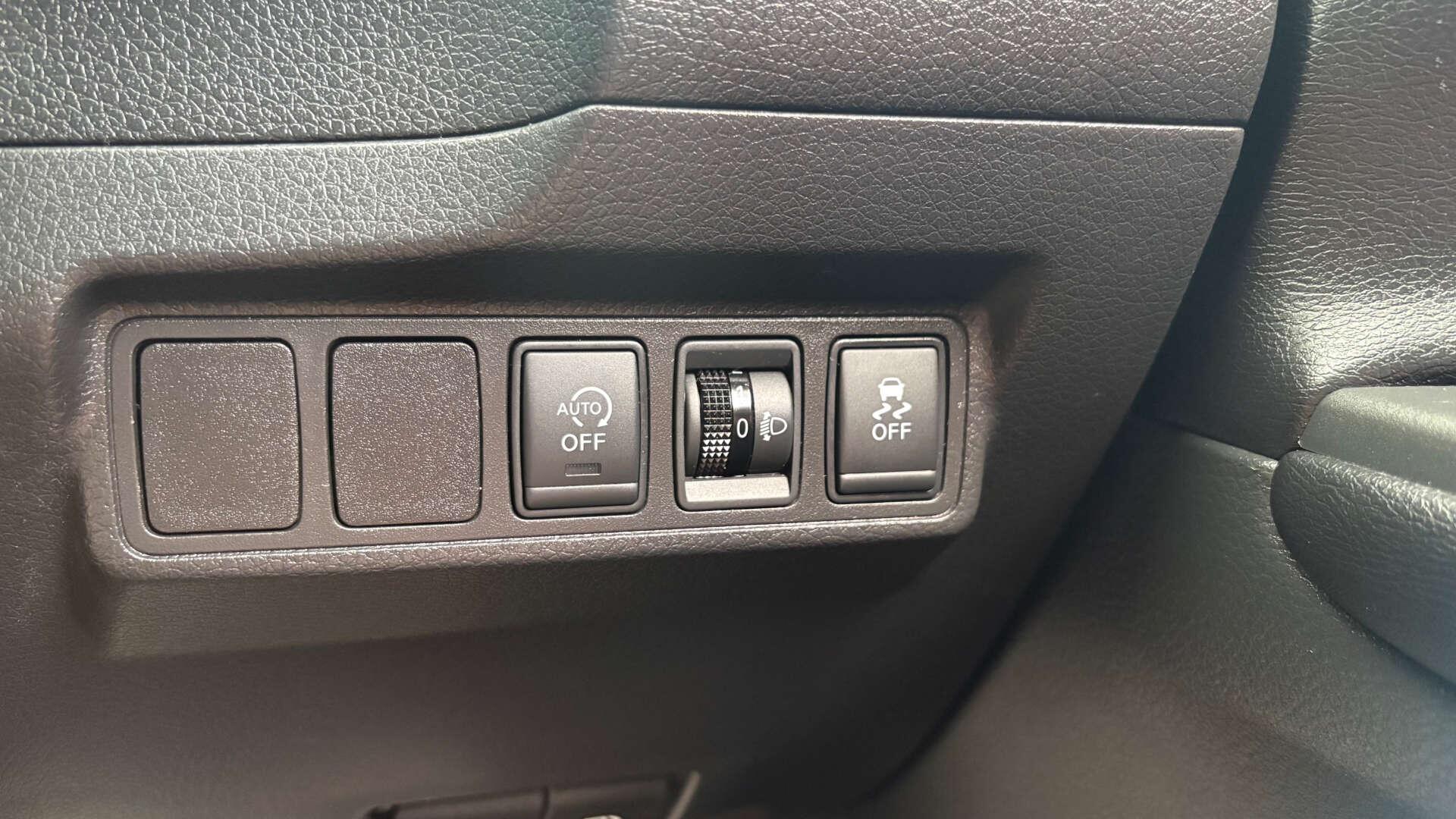 Nissan Pulsar view 22