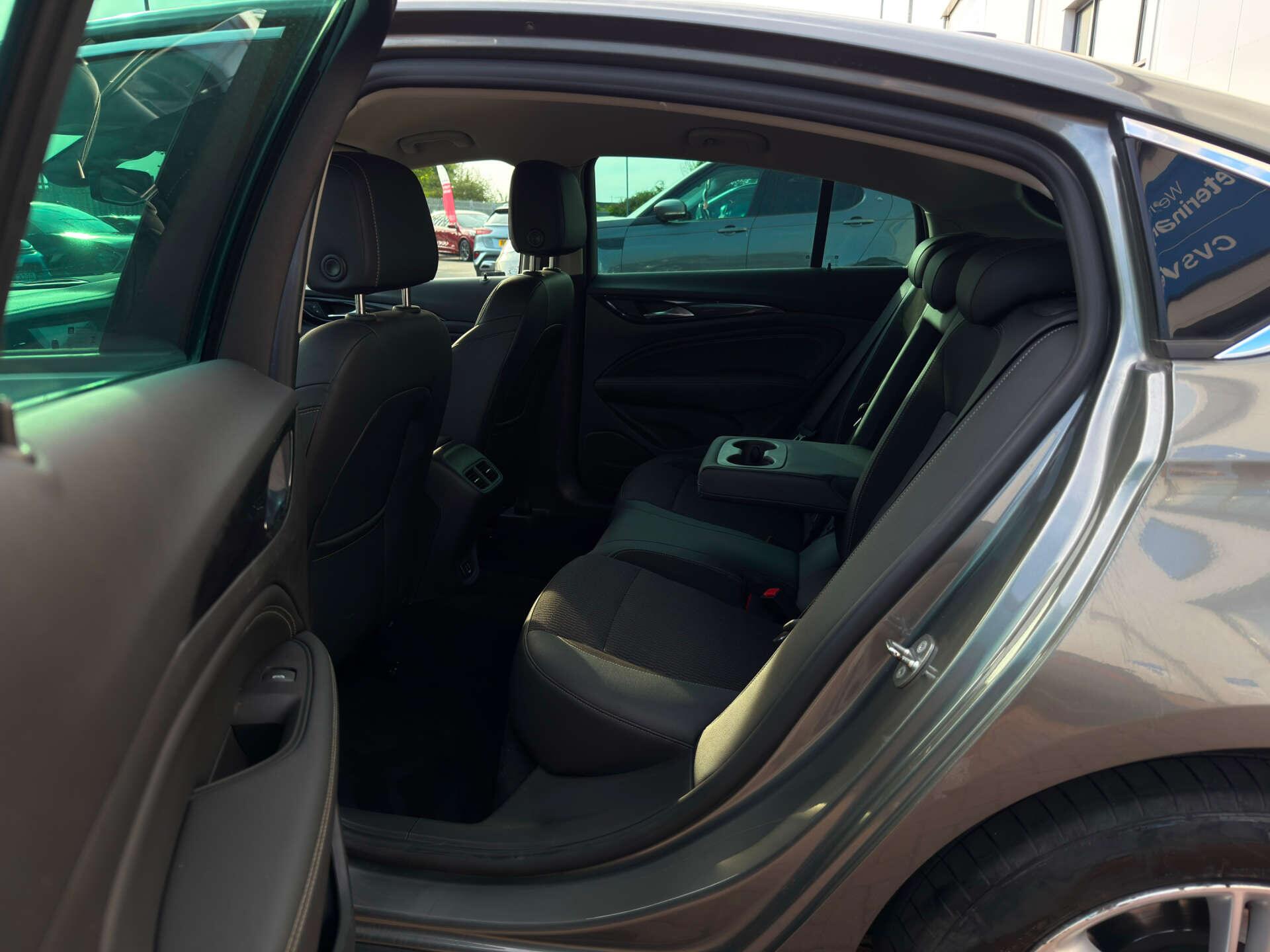 Vauxhall Insignia view 33