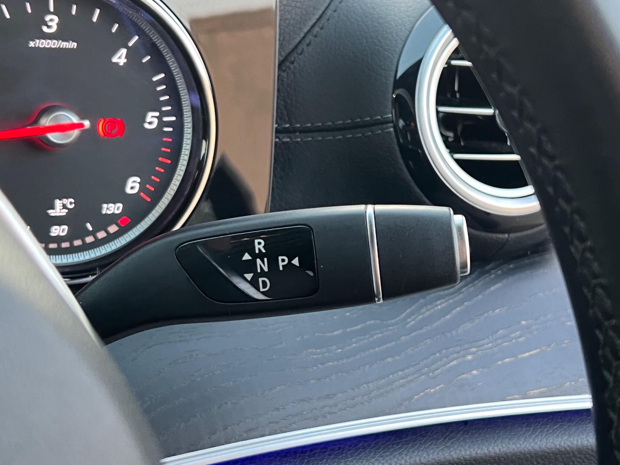 Mercedes-Benz E Class view 26