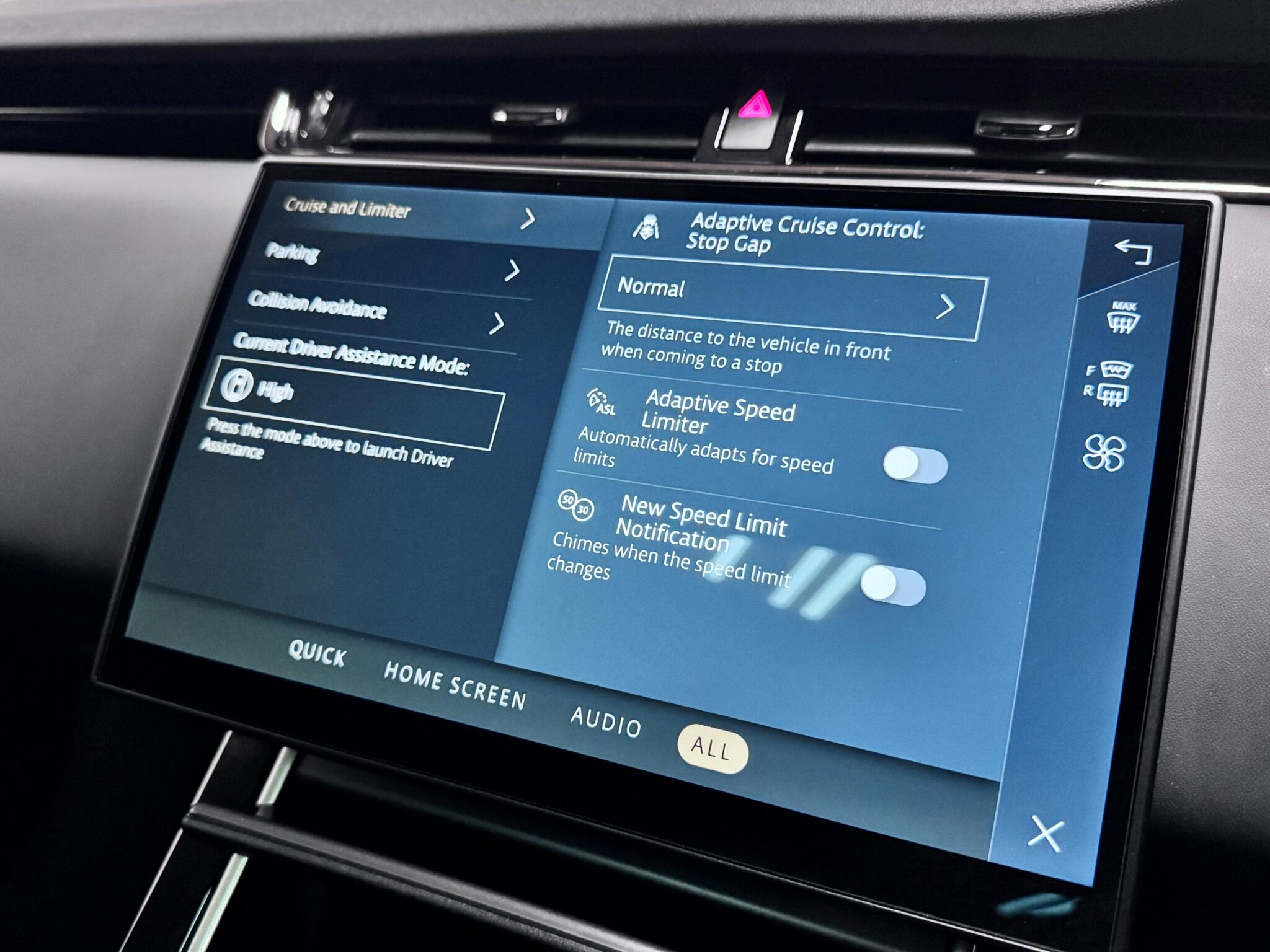 Land Rover Range Rover Evoque view 47
