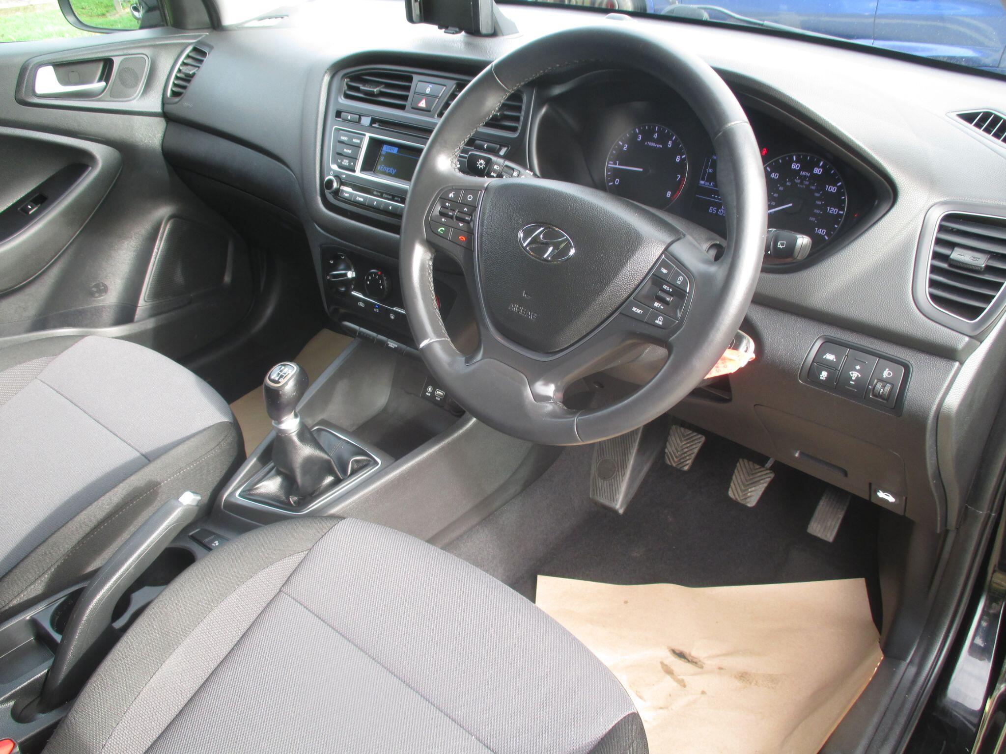 Hyundai i20 view 25