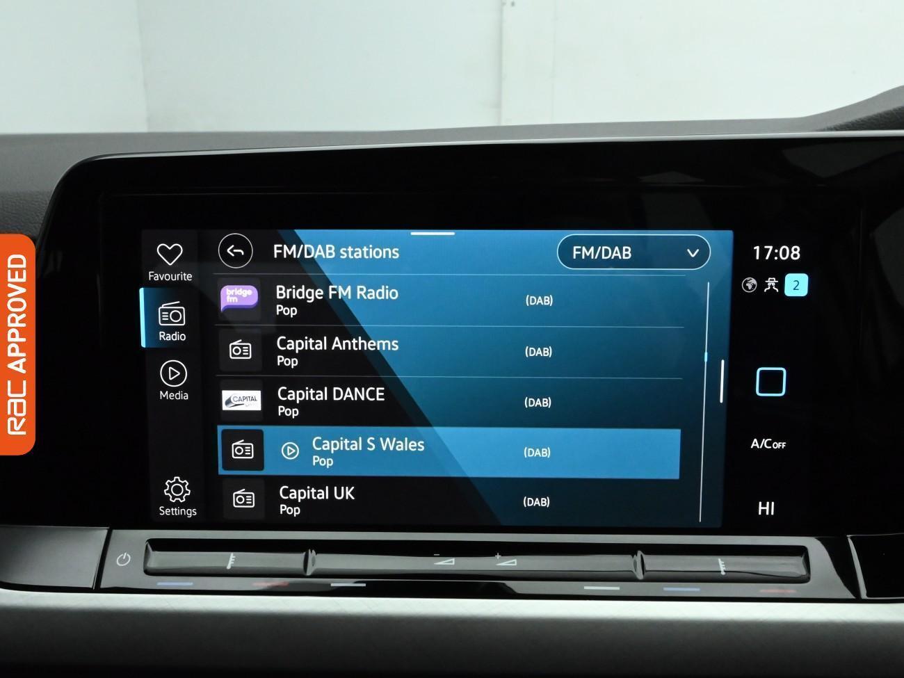 Volkswagen Golf view 17