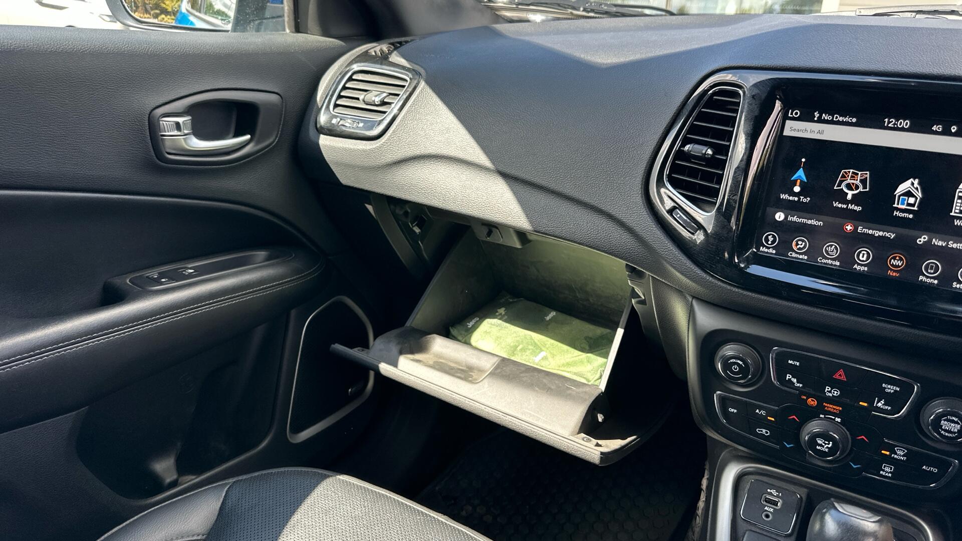 Jeep Compass view 81
