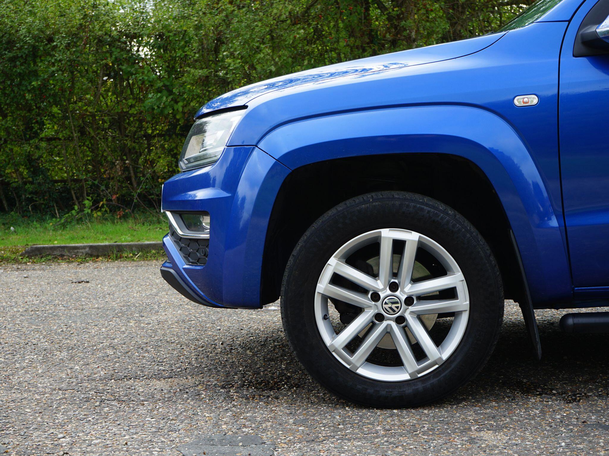 Volkswagen Amarok view 5
